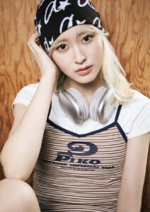 川中子奈月心×猫×音楽空間！EX大衆11月号で素顔解禁
