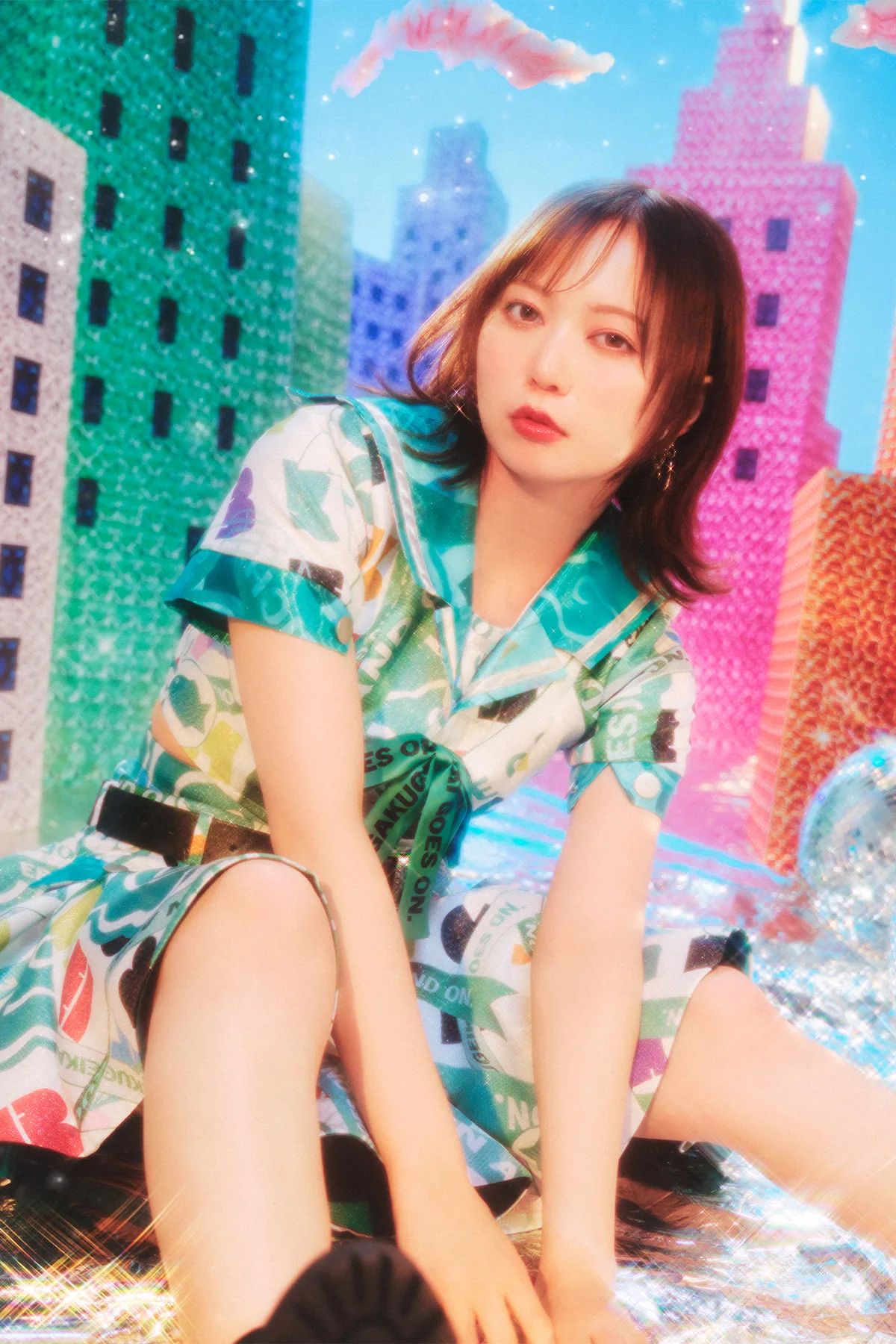 安本彩花