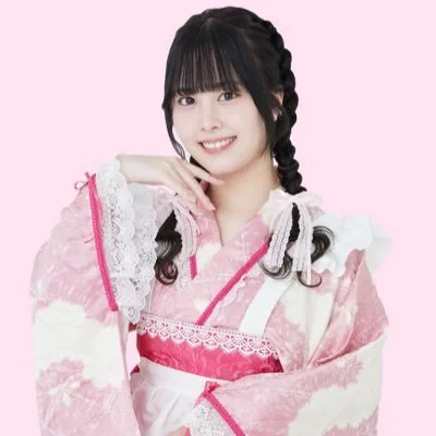 芽城まゆ